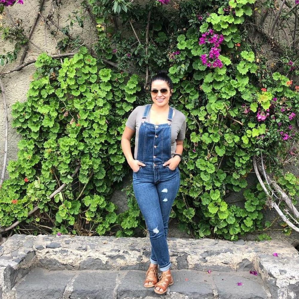Meet your Posher, Yesenia